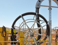 Enerpac 鋼索提升技術安全地提升了中國產(chǎn)巨型鐵礦石磨機